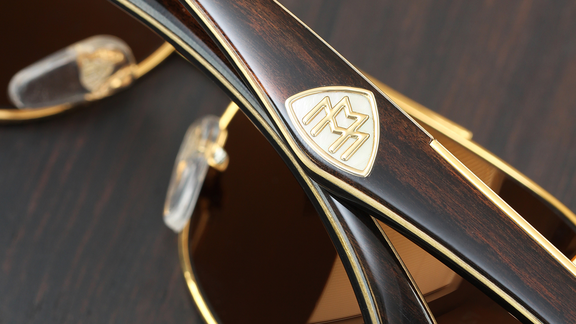 Premium gözlük koleksiyonu UNIQ Optik